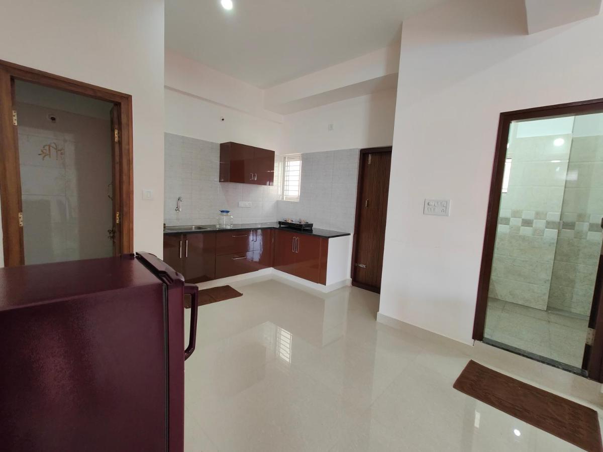 Meer Stay - Premium Service Apartments Vanivilasa Puram Exterior foto